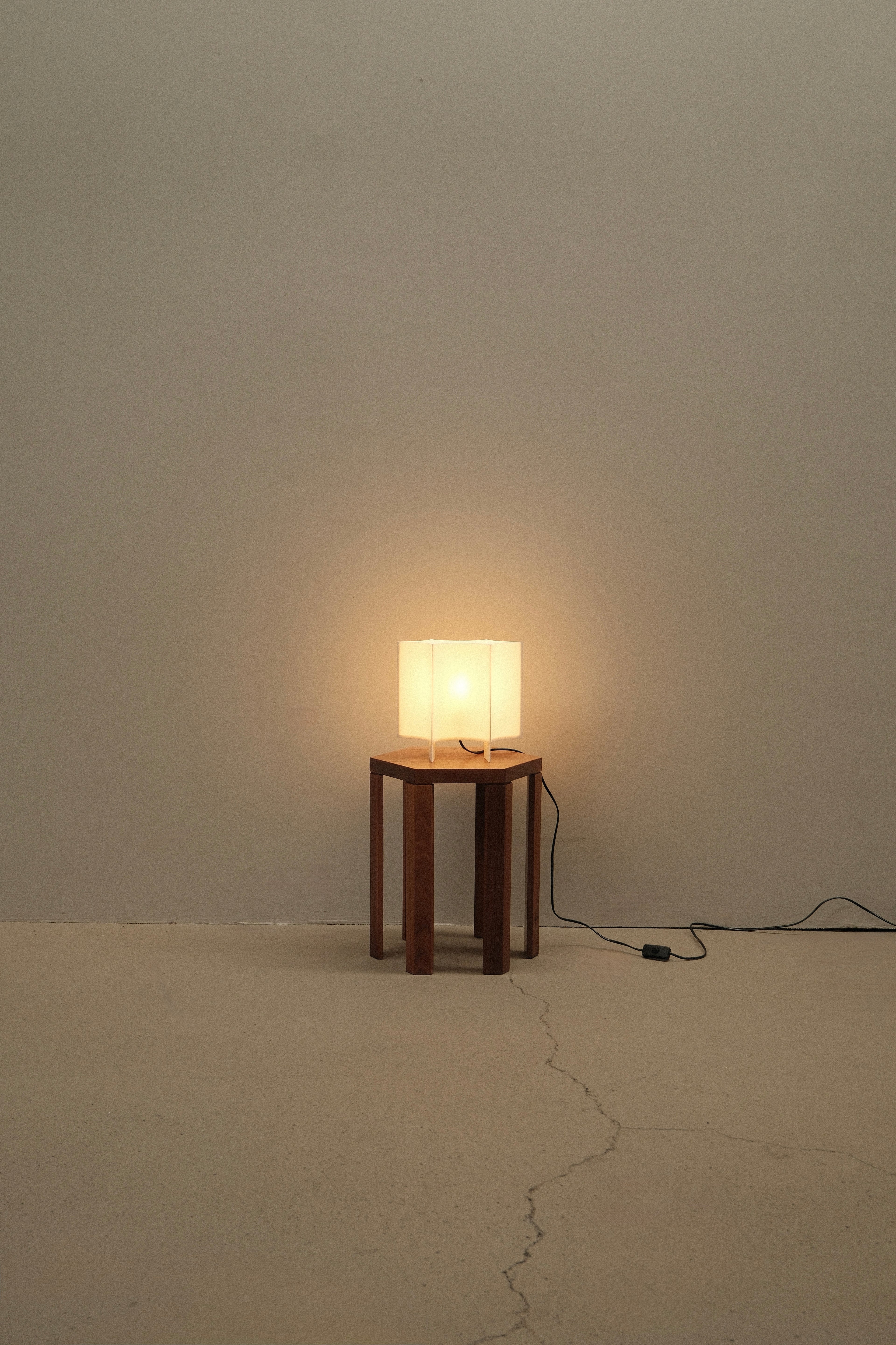 ARC FOLD Table Lamp