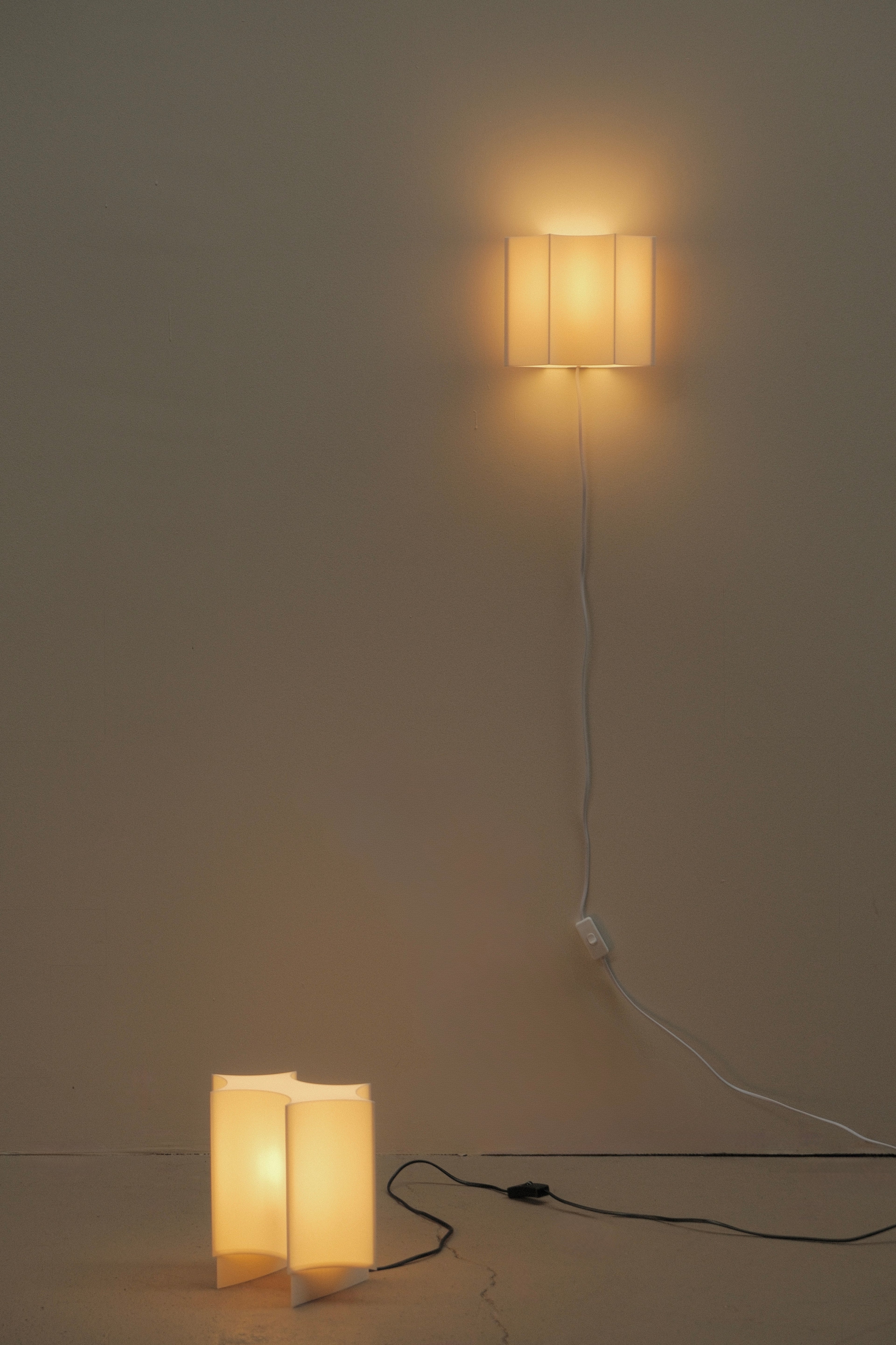 ARC FOLD Set – Table Lamp and Sconce