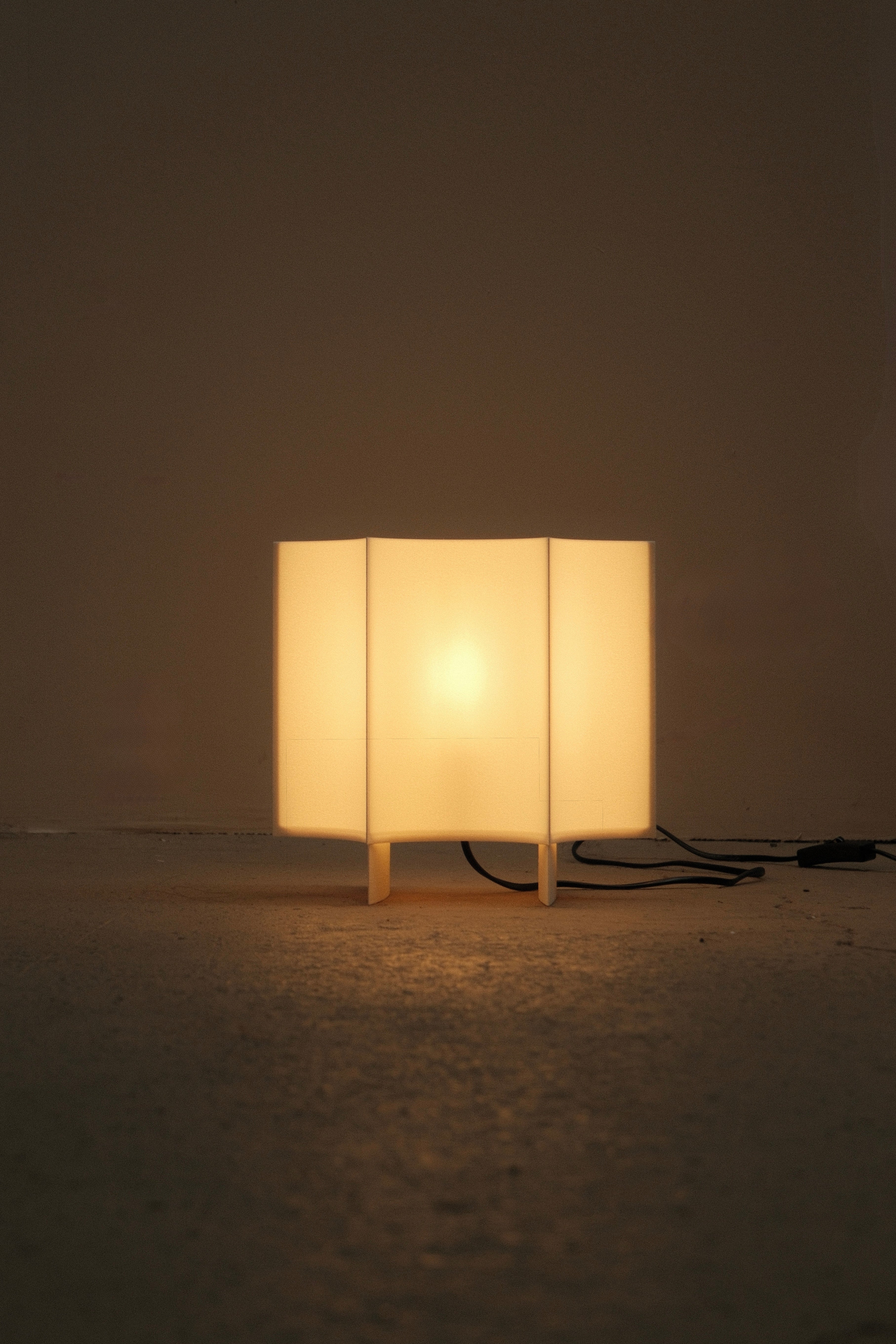 ARC FOLD Table Lamp